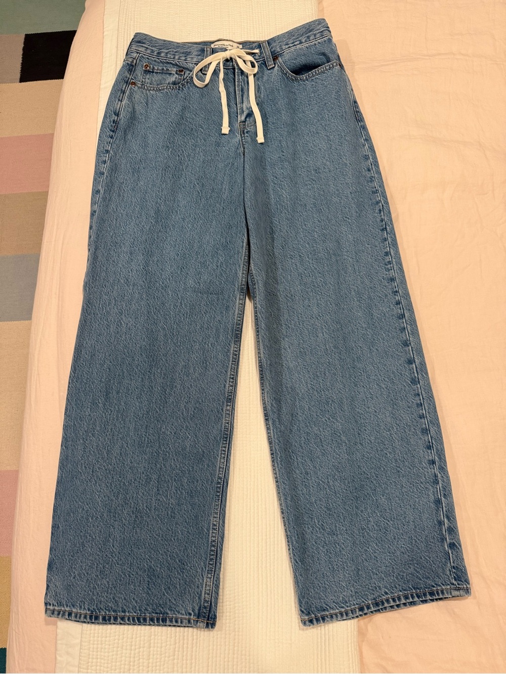 Abercrombie Ultra Loose Low Rise Jeans, Size 28